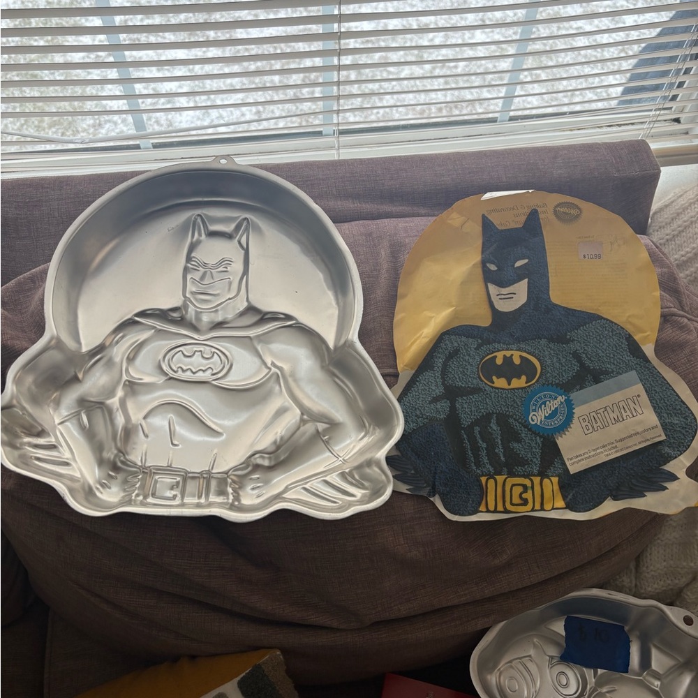Wilton Batman Cake Pan - Silver